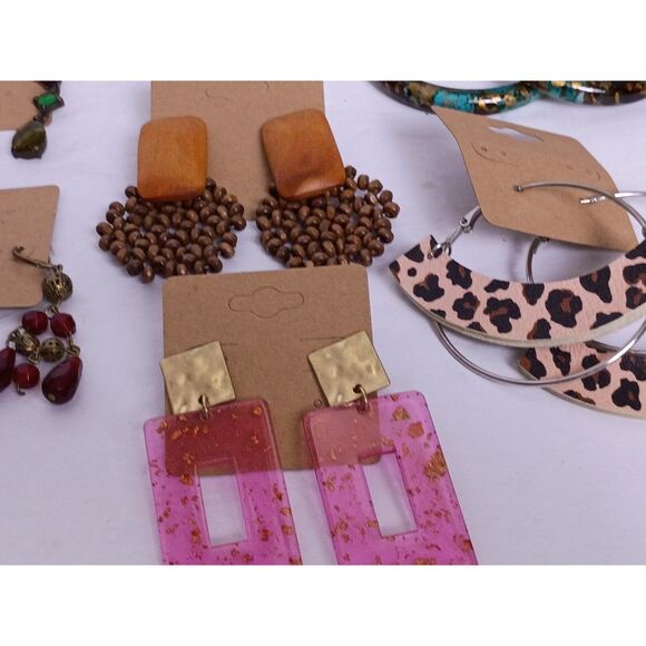 Vintage Earrings Lot of 19 Pairs Different Styles and Colors Jewelry - Picture 8 of 11